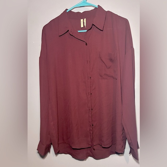 Frenchi women’s blouse,
Pretty deep maroon color
Size medium 
100% polyester - Picture 1 of 3